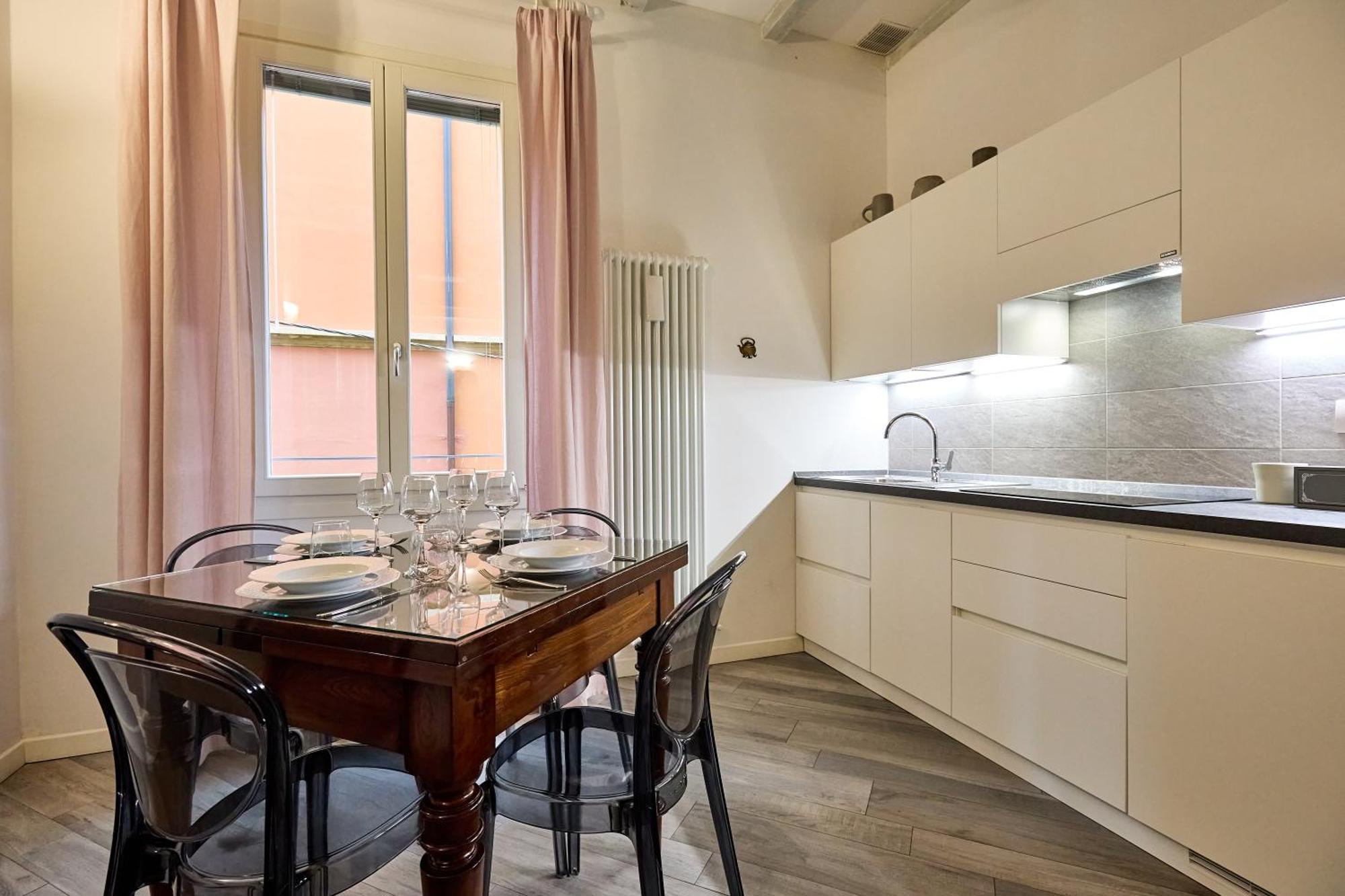 La Torre Lunga -Smart Working- 150 M Dalle-From Due Torri-Two Towers Μπολόνια Εξωτερικό φωτογραφία